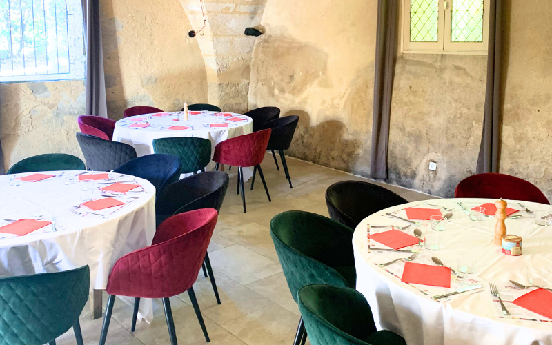 Séminaire dans la salle Rabelais du restaurant Mas de Saporta