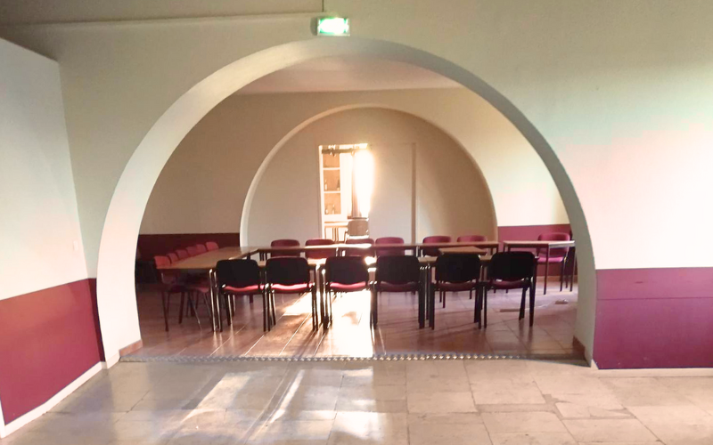 Salle de séminaire au Mas de Saporta, alliant cadre professionnel et ambiance terroir